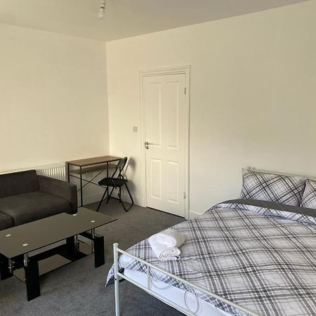 Sweet Dreams 2 Hotel Лутън Екстериор снимка